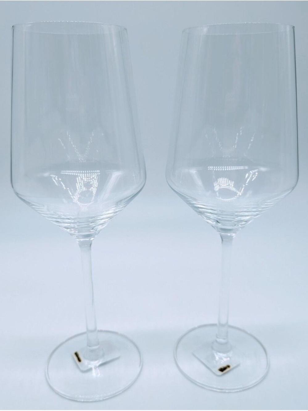 Elegant Clear Stemmed Wine Glasses - Set of 2